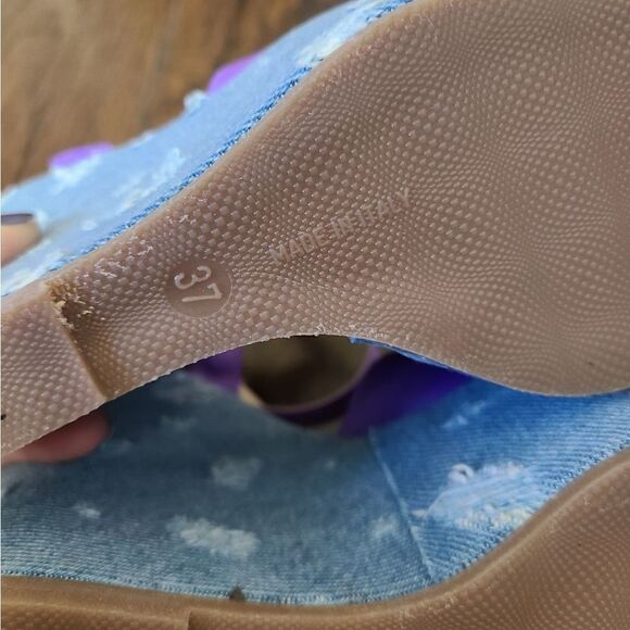 NWOT Isabella Lorusso Vera Wedges - Picture 8 of 8